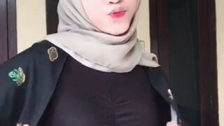 Indo Viral Hijab Cantik Kerudung Hitam Gak Kuat Nahan Top Wiwik 2025 New